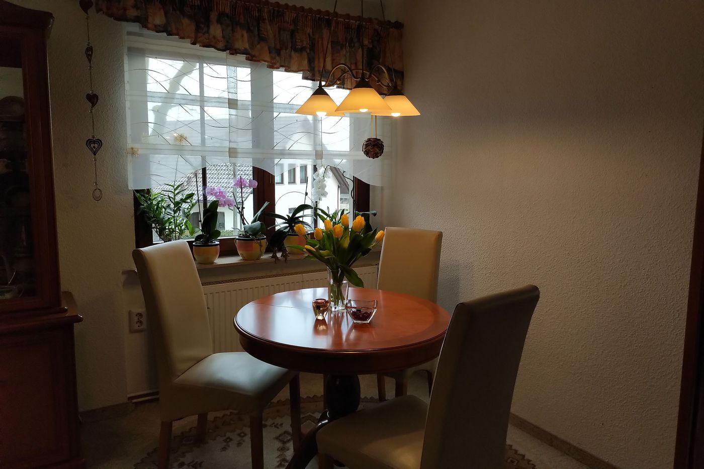 Esszimmer als einfache Bestandsaufnahme