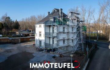 Großzügige 4-Zimmer-Wohnung mit Südbalkon, historischem Kachelkamin und moderner Ausstattung in 09120 Chemnitz