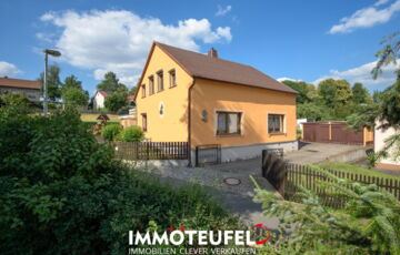 Großzügiges Einfamilienhaus sucht neue Familie in 09221 Neukirchen