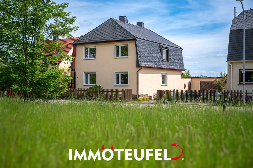 Viel Platz für die ganze Familie – Haus mit Potential, Garage & Nebengebäuden in Burgstädt – Bild 2