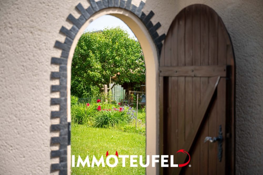 Viel Platz für die ganze Familie – Haus mit Potential, Garage & Nebengebäuden in Burgstädt – Bild 8