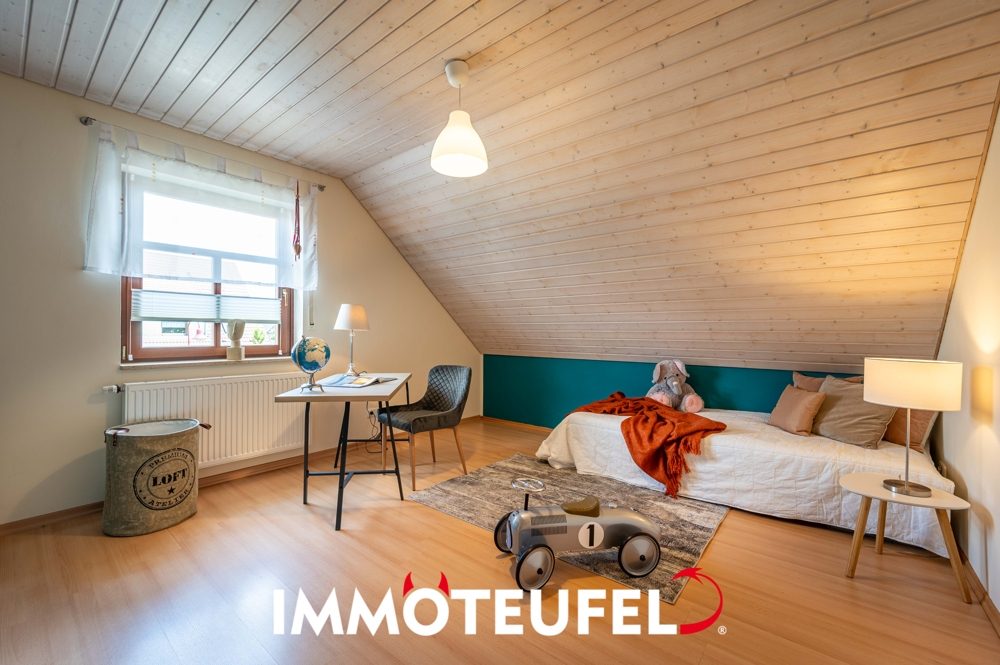 Einziehen und wohlfühlen – gepflegtes Familienhaus mit Fußbodenheizung und Traumgarten am Feldrand – Bild 11