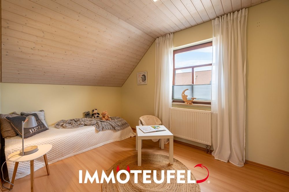 Einziehen und wohlfühlen – gepflegtes Familienhaus mit Fußbodenheizung und Traumgarten am Feldrand – Bild 12