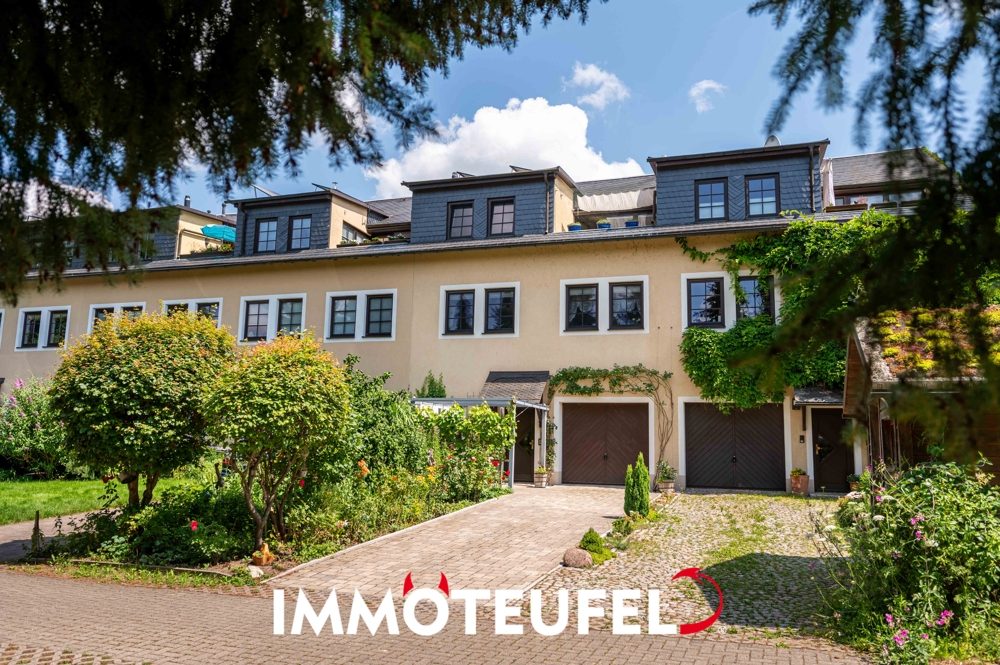 Wohntraum in Adelsberg | Einliegerwohnung, Dachterrasse, Kamin, Garage & sonniger Garten – Bild 1