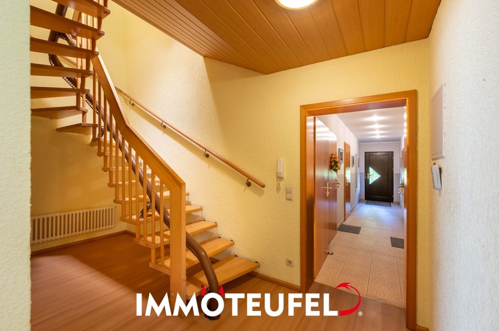 Wohntraum in Adelsberg | Einliegerwohnung, Dachterrasse, Kamin, Garage & sonniger Garten – Bild 11