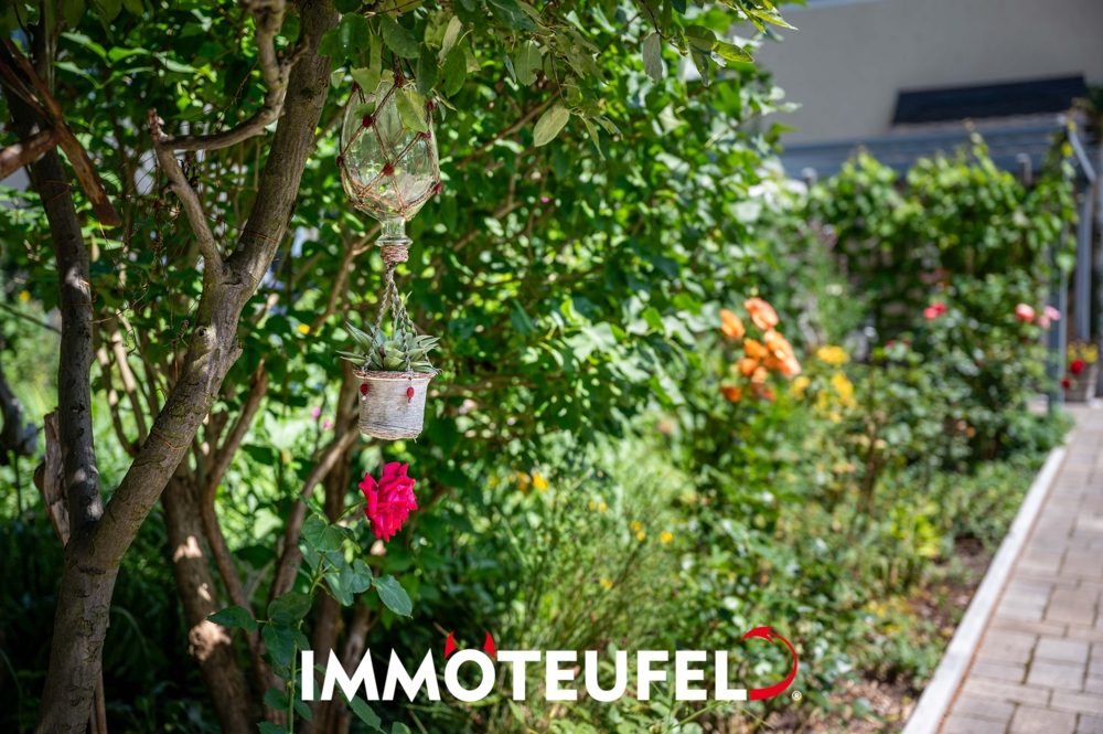 Wohntraum in Adelsberg | Einliegerwohnung, Dachterrasse, Kamin, Garage & sonniger Garten – Bild 25