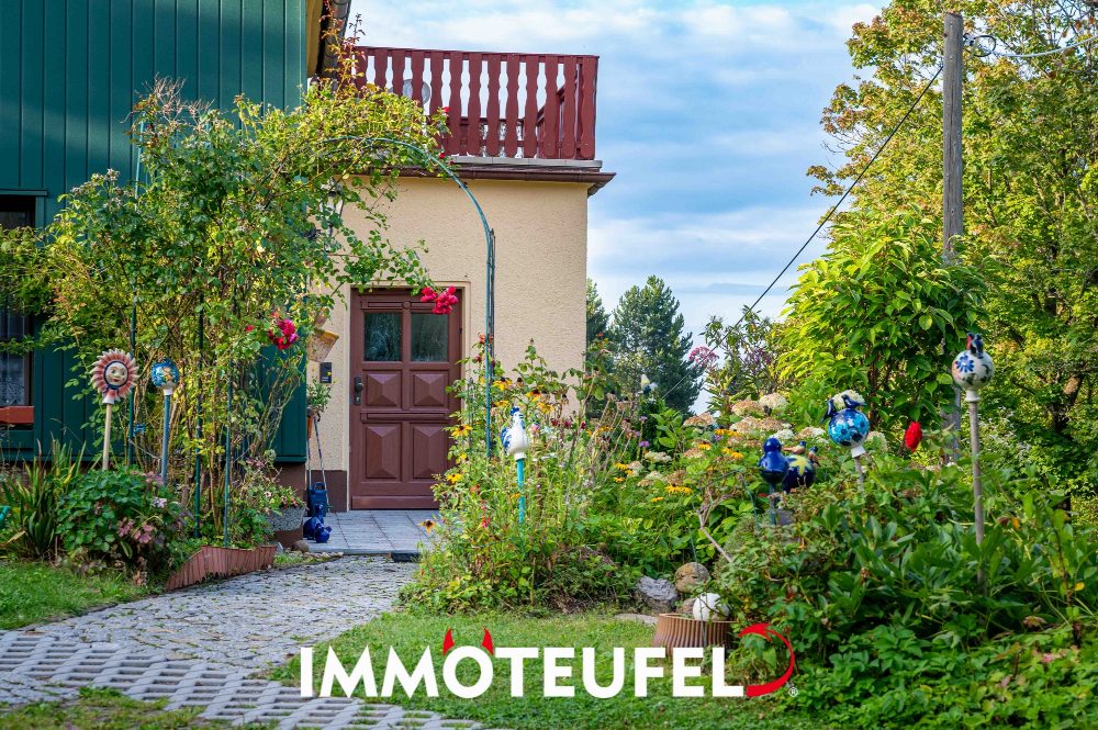 Naturidyll für Familien: Traumgarten im Erzgebirge, Kamin, Wintergarten und beheizter Pool inklusive – Bild 3