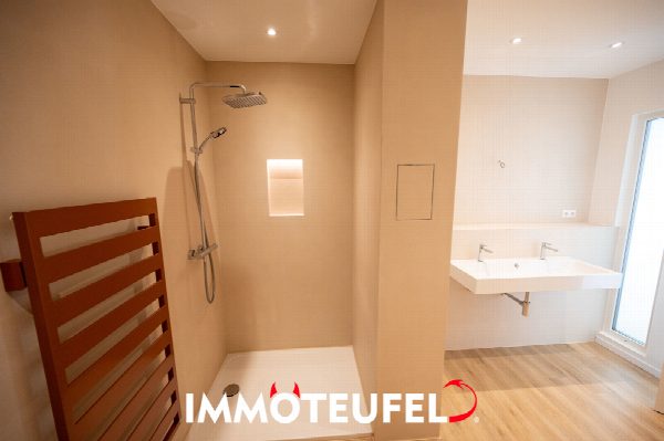 Moderne 3-Zimmer-Wohnung mit Aufzug und hochwertiger Ausstattung inkl. Einbauküche in Oberlungwitz