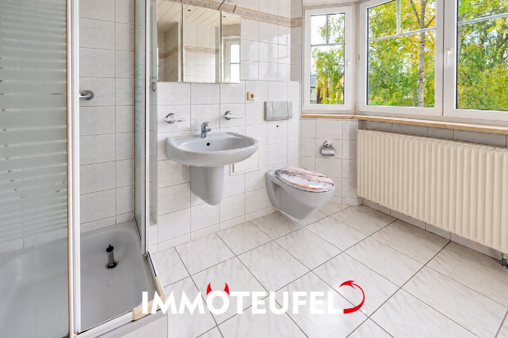 Vier Zimmer für Ihre Wohnideen – freie Eigentumswohnung mit Fußbodenheizung und Stellplatz in Gornau – Bild 15